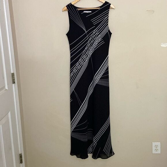 NWT RONNI NICOLE BLACK WHITE SLEEVELESS MAXI DRESS SIZE 14 Y2K SUMMER EVENTS - Picture 1 of 9